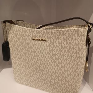 MICHAEL KORS MESSENGER BAG